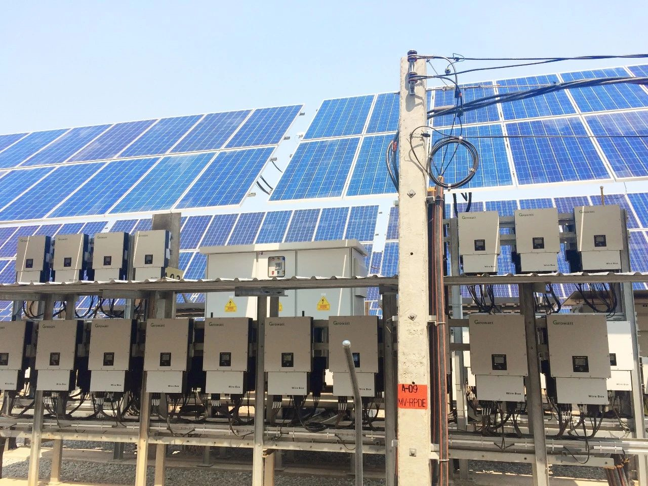 鄂电专家解析中功率逆变器输出电压有何秘密？(图1)